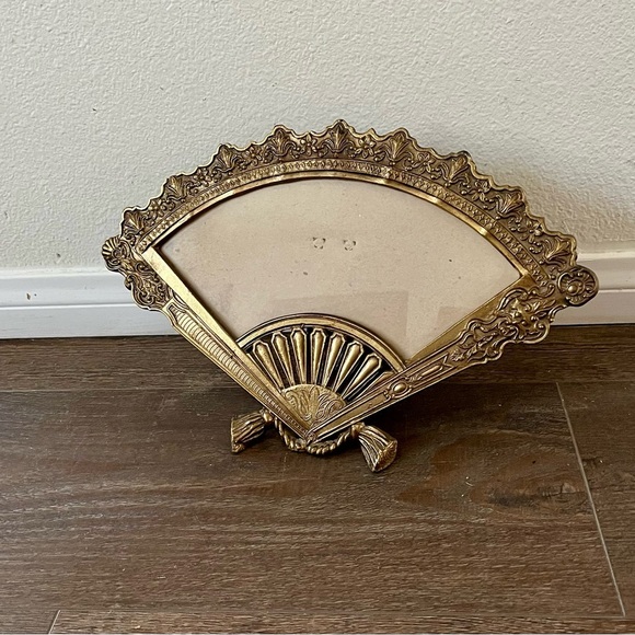 Vintage Brass Fan-Shaped Picture Frame with Ornate Detailing - Picture 1 of 12